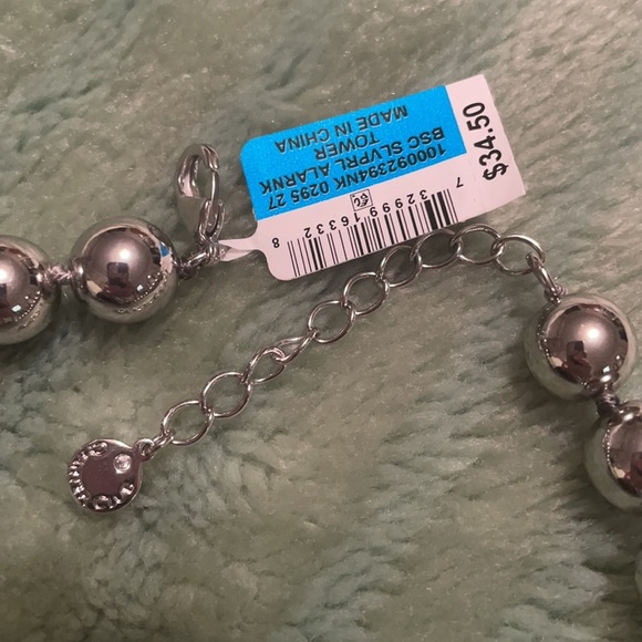 NWT SILVER TONE LARGE BEAD 16-18” NECKLACE and BRACELET set. Charter club - Picture 7 of 12